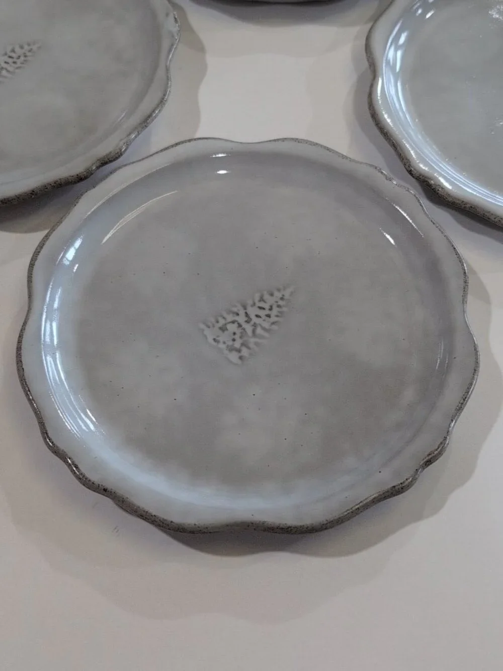 4 Carved Ribbed Edge Appetizer Plates Sour Cream Tree Hearth & Hand Magnolia NEW - Picture 2 of 5